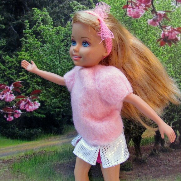 WEE 3 FRIENDS DOLL, STACIE, + CLOTHES: PRETTY SWEATER PANTS BOOTS CAP BAG SKIRT - Picture 7 of 8